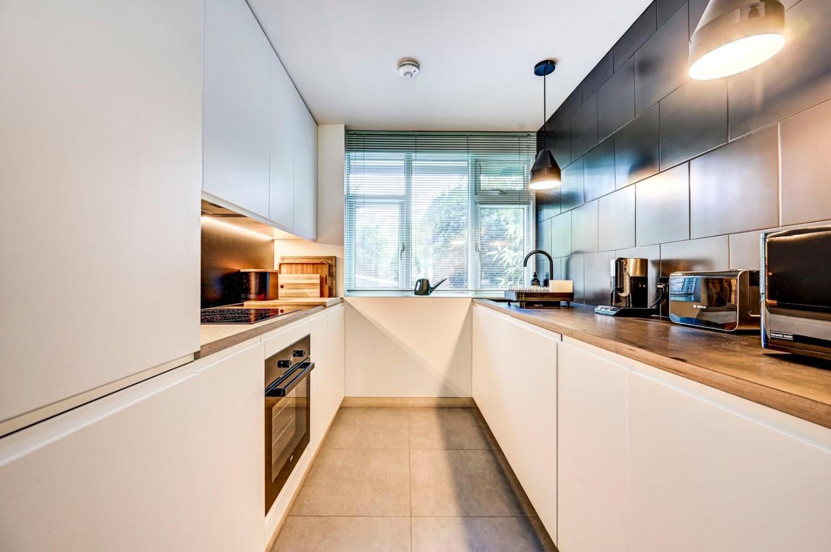 Appartamento Guestready - Bold Modernity Near Kennington Park Londra Esterno foto