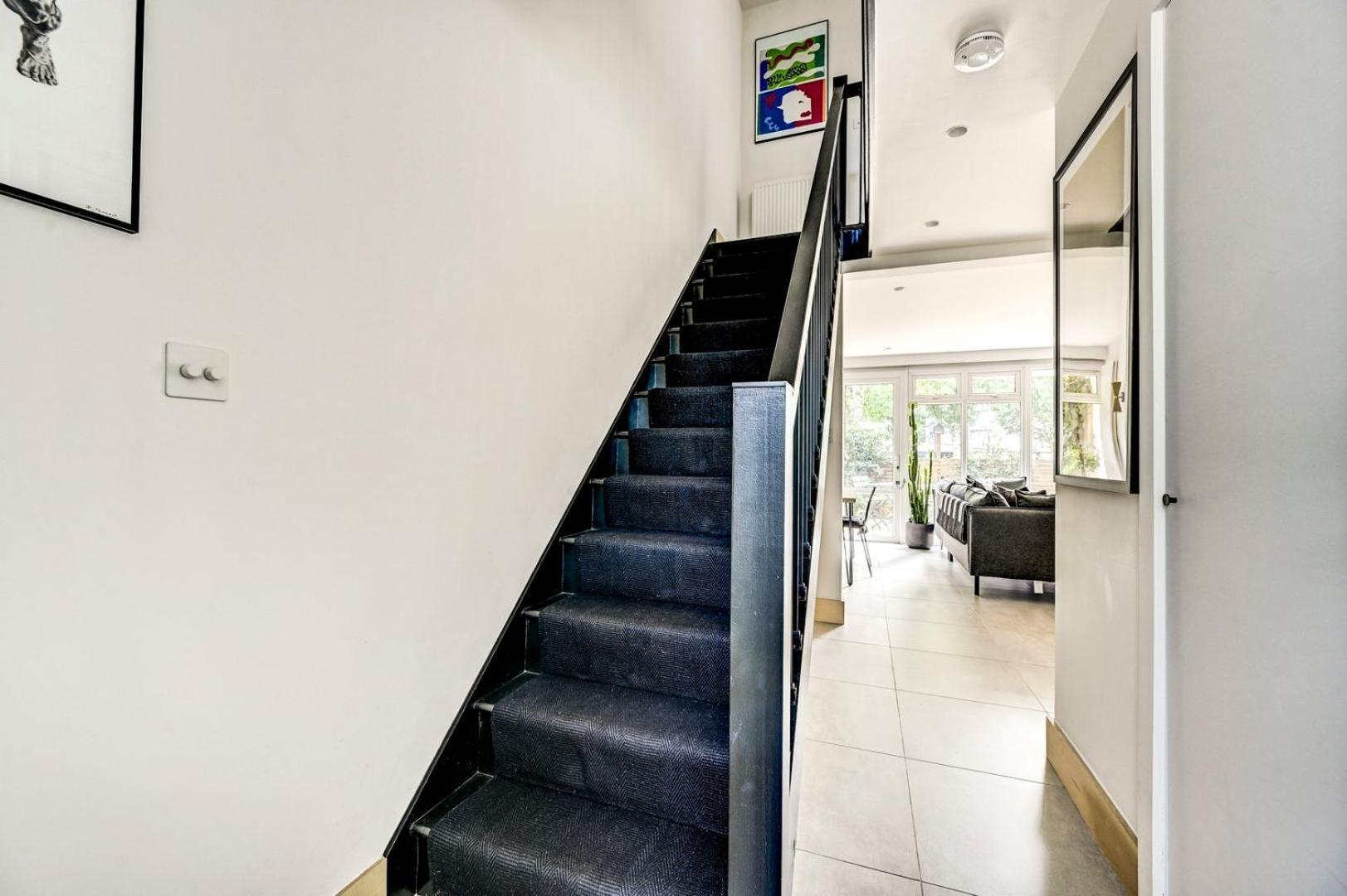 Appartamento Guestready - Bold Modernity Near Kennington Park Londra Esterno foto